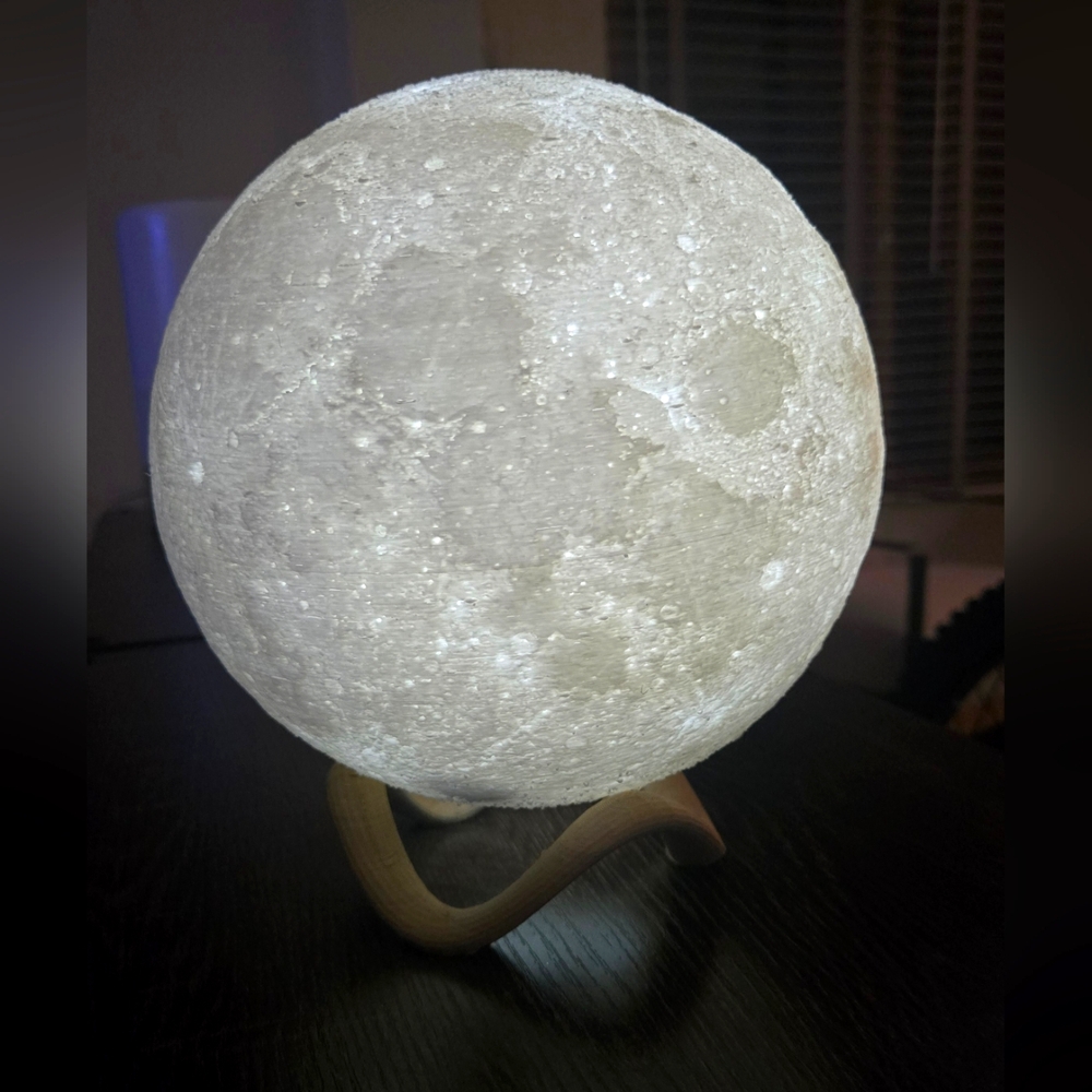 3d Printed Lunar Glow Moon Lamp